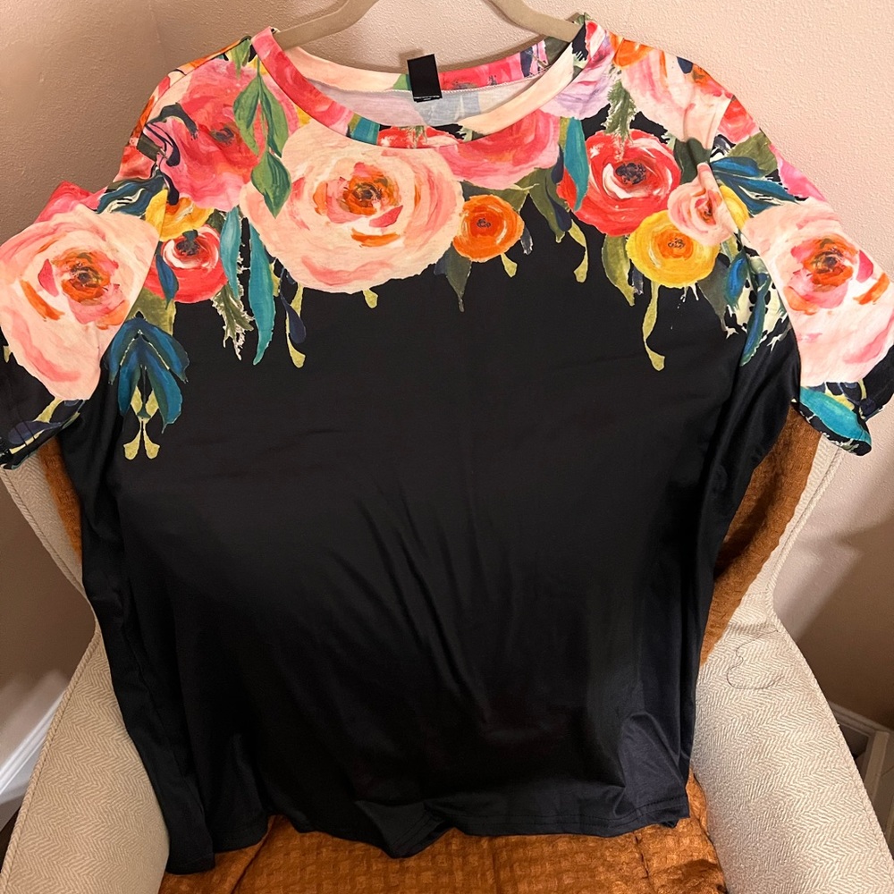 Plus size new floral top